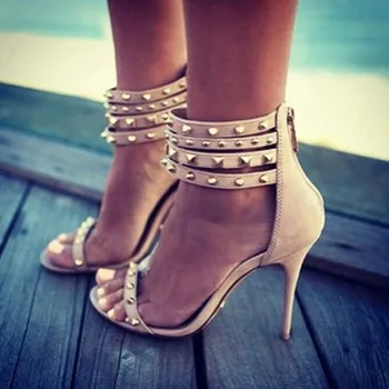 2019 fashion kvinder sandaler fest, bryllup-sko, sandaler beige cashmere læder dekorative nitter 11cm høj hæl sandaler 36760