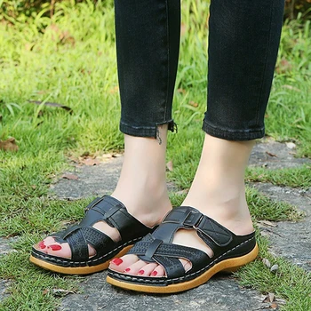 Kvinder Platform Sandaler Kvindelige Solid farve Sommeren PU Læder Platform Midten Kile Hæle Sko Dame Spænde Skråning med Sandaler