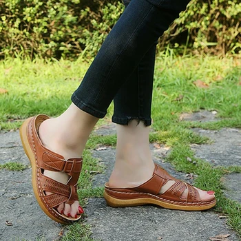 Kvinder Platform Sandaler Kvindelige Solid farve Sommeren PU Læder Platform Midten Kile Hæle Sko Dame Spænde Skråning med Sandaler